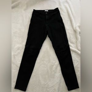 black skinny jeans